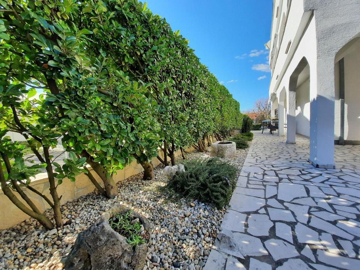 Apartments Adrijana Malinska Exterior photo