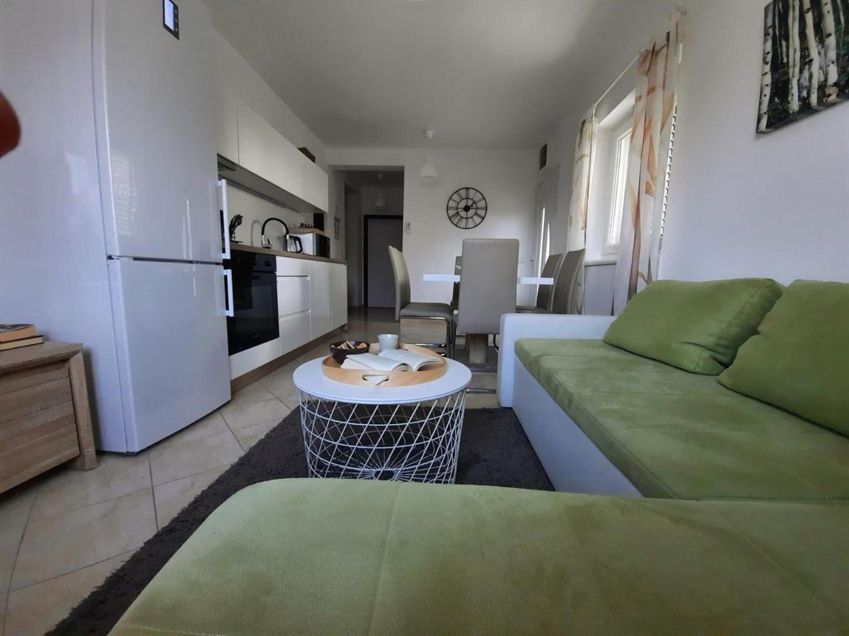 Apartments Adrijana Malinska Exterior photo